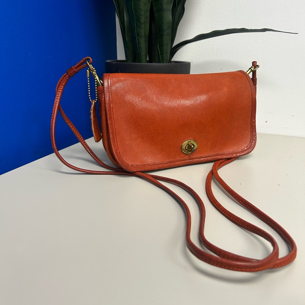 VTG COACH Whiskey Brown Riding Bag model, with the style number 992-3932